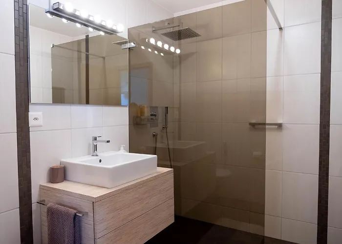 Apartment Family Near The Train Station *